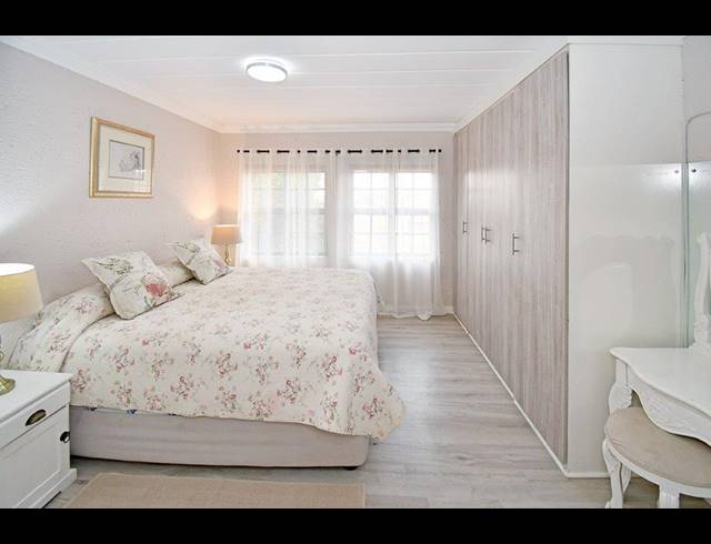 2 BEDROOM APARTMENT FOR SALE IN DOWERGLEN EXT 4
